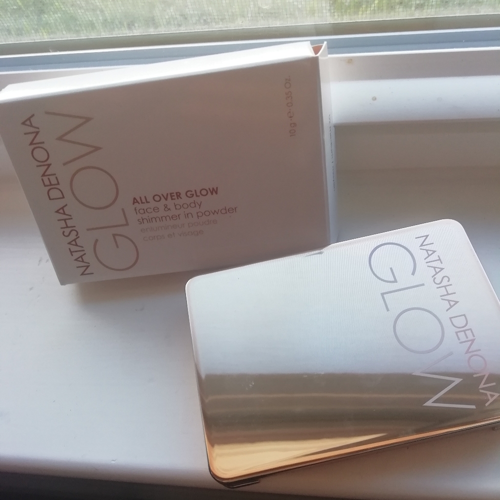 SOLD.- Natasha Denona All over glow face and body
